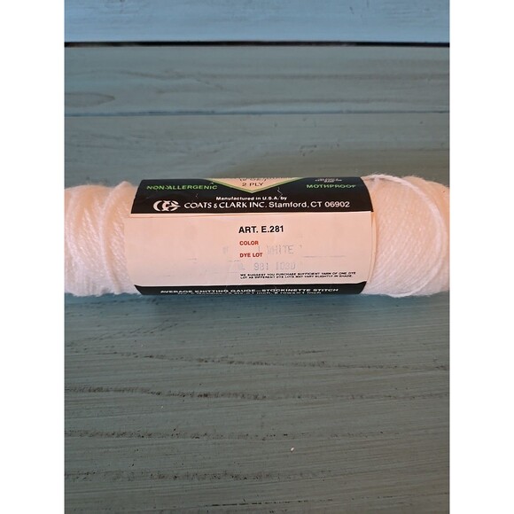 Red Heart SPORT YARN (A Wintuk Product)  White 56.7g 2oz 2 Ply New Crochet Knit - Picture 3 of 5